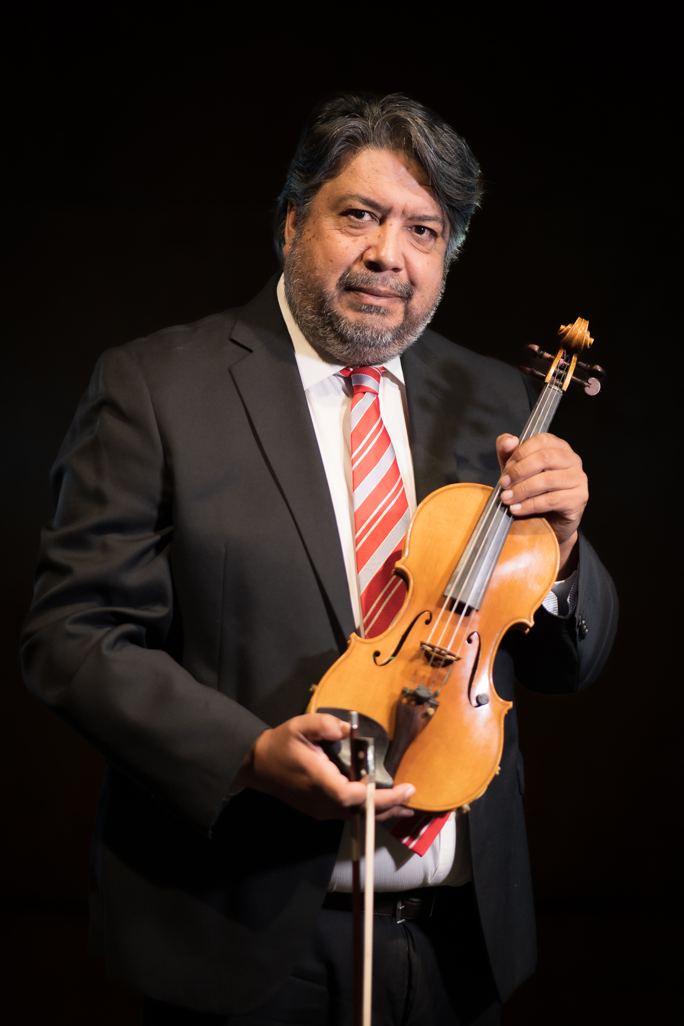 Hernán Muñoz Julio – Concertino