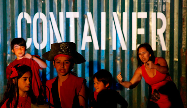 Niños de Isla de Pascua montaron obra en cierre de programa teatral