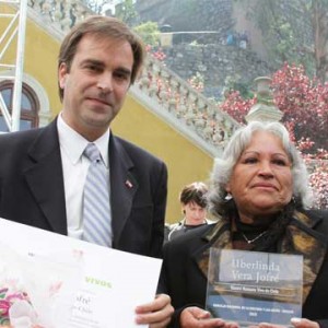 Uberlinda Vera THV 2012 y Ministro de Cultura Luciano Cruz-Coke