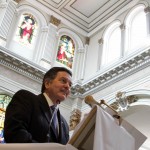 Ministro de Cultura Roberto Ampuero en la Iglesia Sagrado Corazón de Jesús