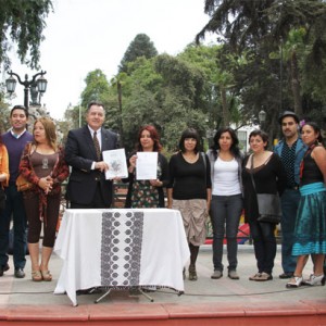 Vecinos del Barrio Yungay entregan más de 1.400 firmas a ministro Ampuero para que Fiesta del Roto Chileno sea reconocida como Patrimonio Inmaterial del país