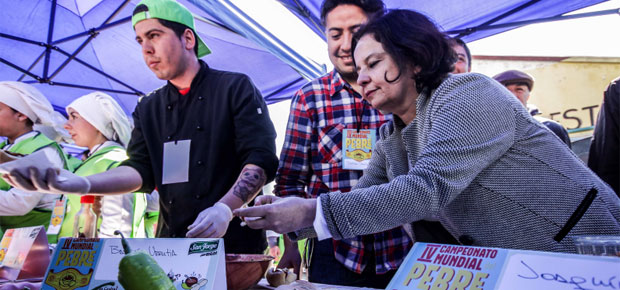 Ministra de Cultura destaca el valor patrimonial de la cocina chilena en IV Campeonato Mundial del Pebre