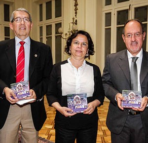 Ministra de Cultura presenta libro elaborado conjuntamente por Chile y Perú sobre migrantes peruanos en Santiago