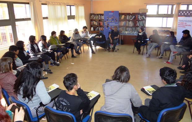 Elicura Chihuailaf sostuvo un interesante encuentro con estudiantes de Liceo Lickan Antay