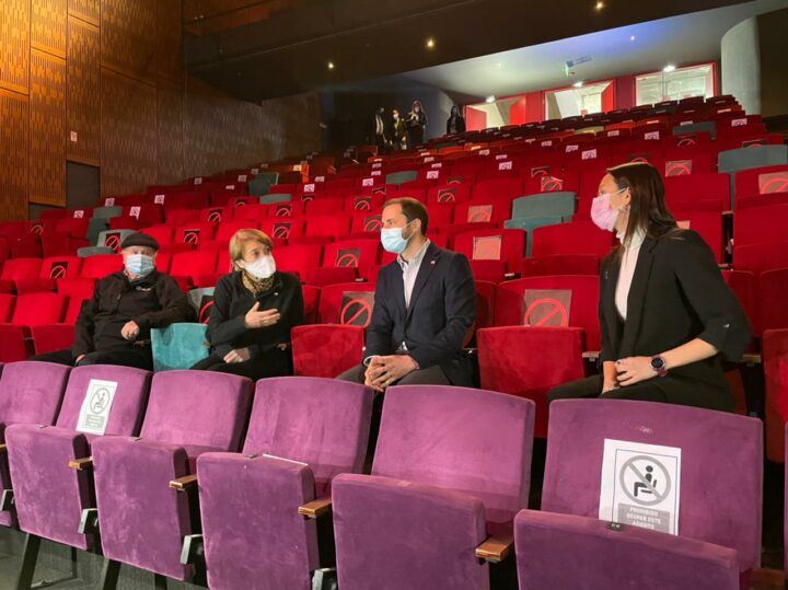 Ministra de las Culturas visita Teatro San Ginés y entrega recomendaciones sanitarias para la reapertura de teatros