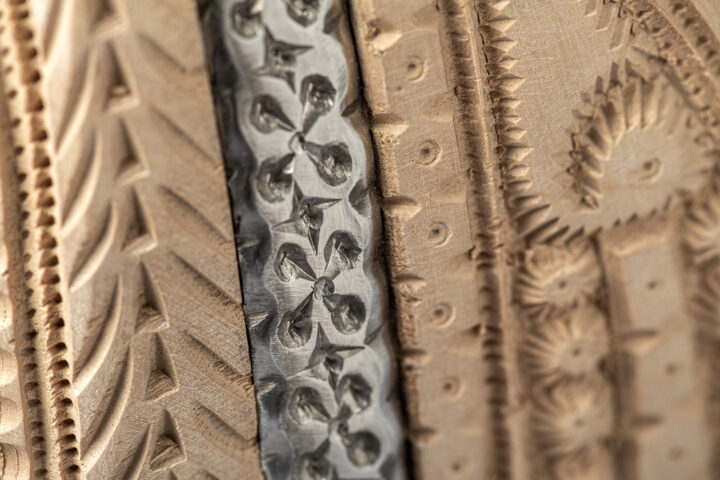 Estribo chileno tallado en madera / Carlos Riveros, Santa Cruz, Región de O'Higgins