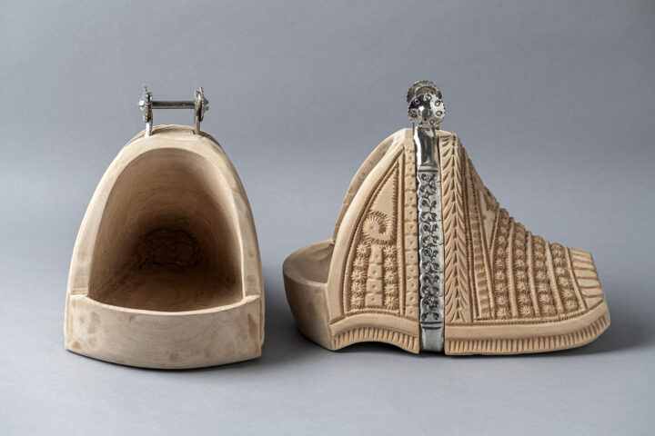 Estribo chileno tallado en madera / Carlos Riveros, Santa Cruz, Región de O'Higgins