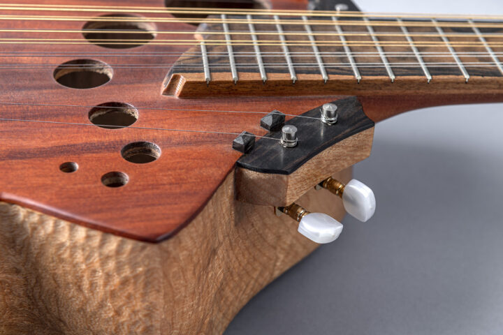 Guitarrona Mestiza Nº2 - Roberto Hernández y Daniela Poblete, Maipú, Región Metropolitana