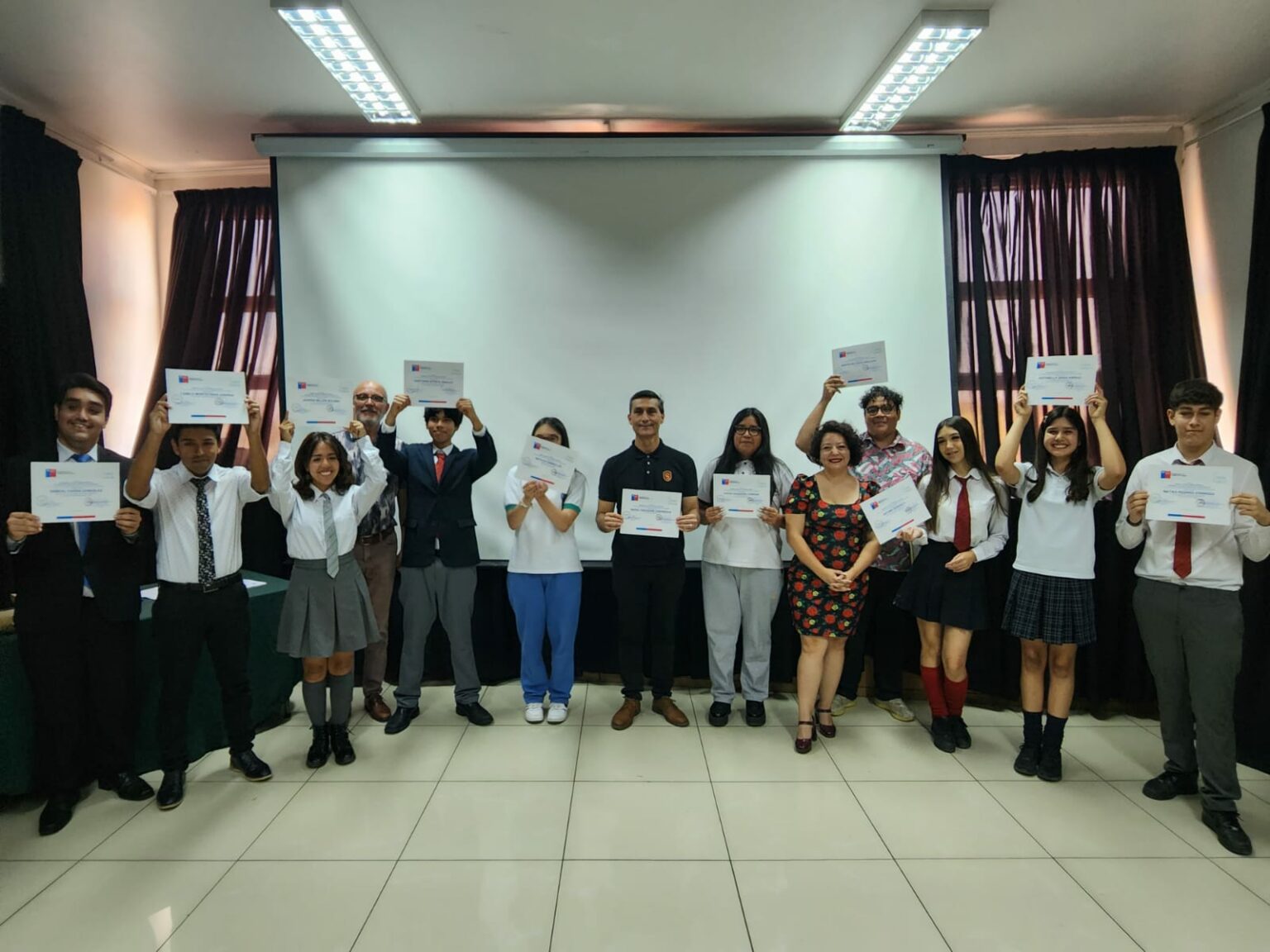 Entregan reconocimiento a ganadores del concurso literario en Arica ...