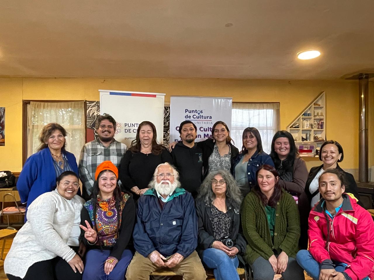 Seremi Ana María Santos visita a Centro Cultural Kimun Mapu de Puerto Montt en la instacia que reunió además a la Corporación de Migrantes Unidos Los Lagos.