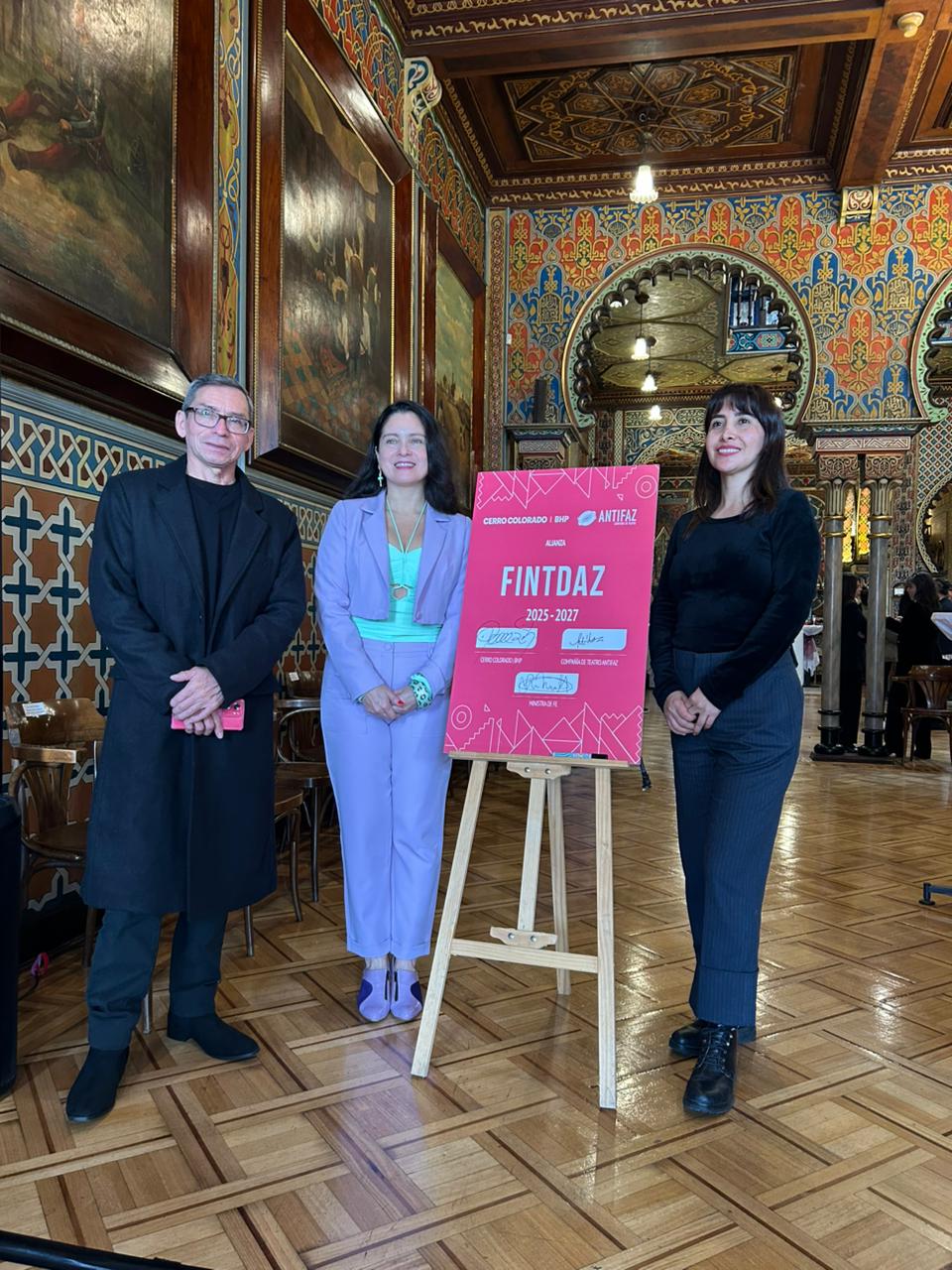 Ceremonia de firma de convenio para Fintdaz.