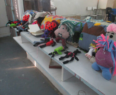 Exitoso cierre de taller de muñecas patrimoniales en Centro Penitenciario Femenino de San Miguel - Programa Visitas Artísticas Fondart