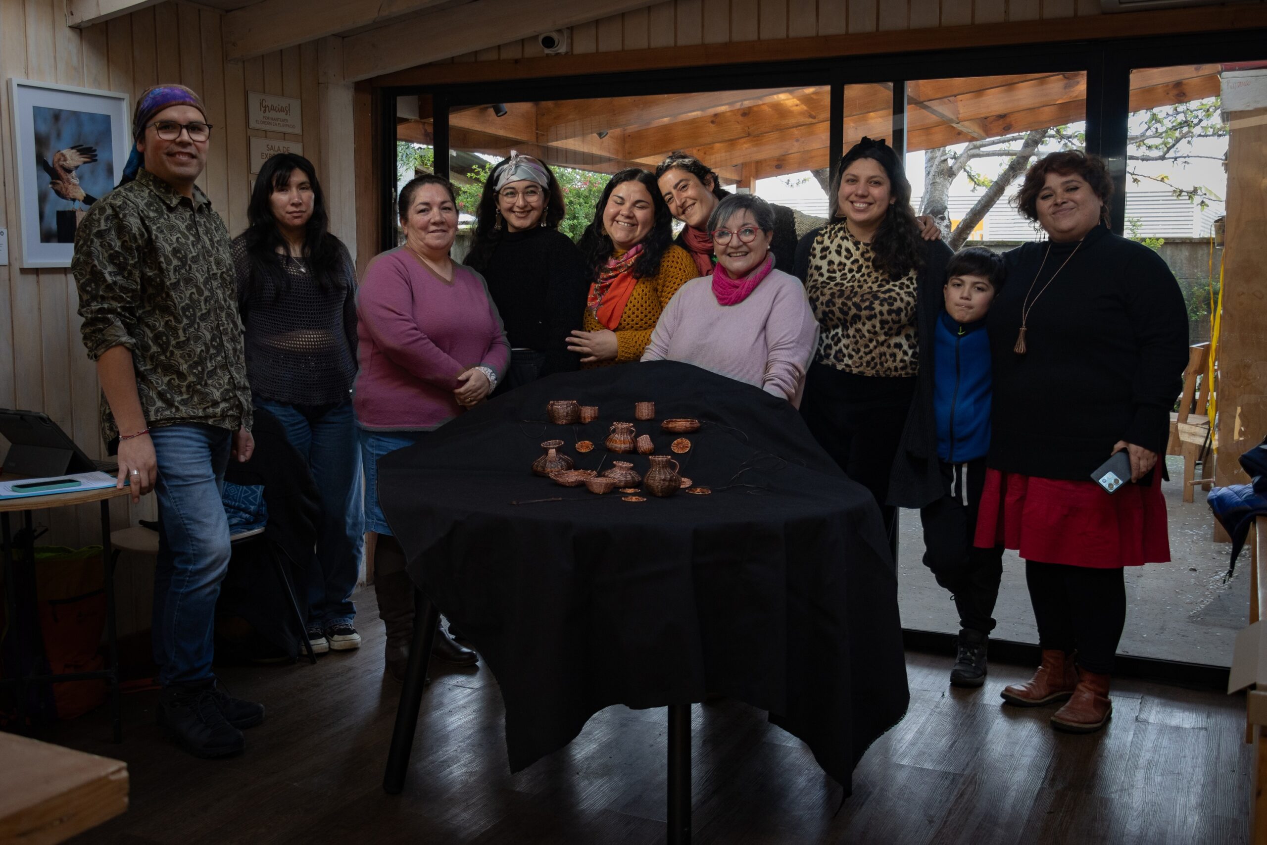 Artesanas de Lago Ranco participaron en taller de orfebrería “Objetos en cestería con metal”