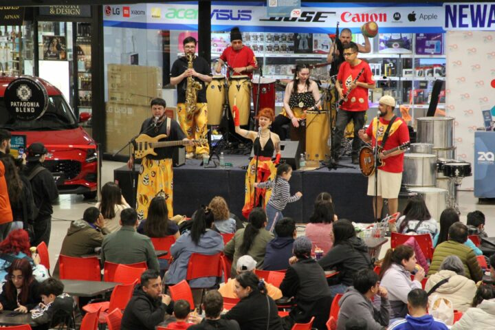 Alafia exhibió su rítmica propuesta en Zona Austral