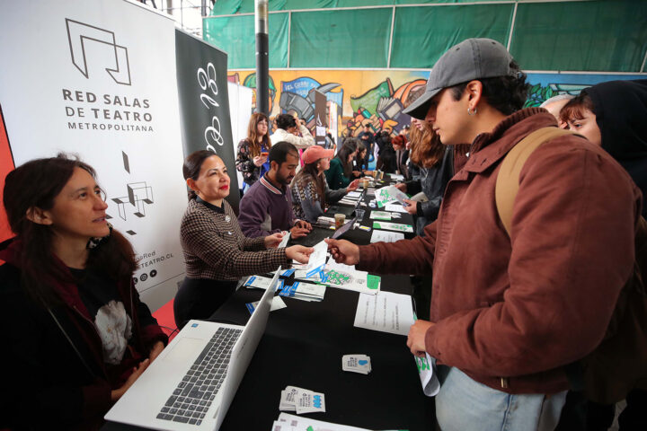 Entregan entradas gratis para la Noche de los Teatros