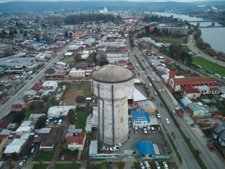 Conversatorio e intervención lumínica en Copa de Agua de Valdivia cerrarán programa Los Ríos Territorio Visual