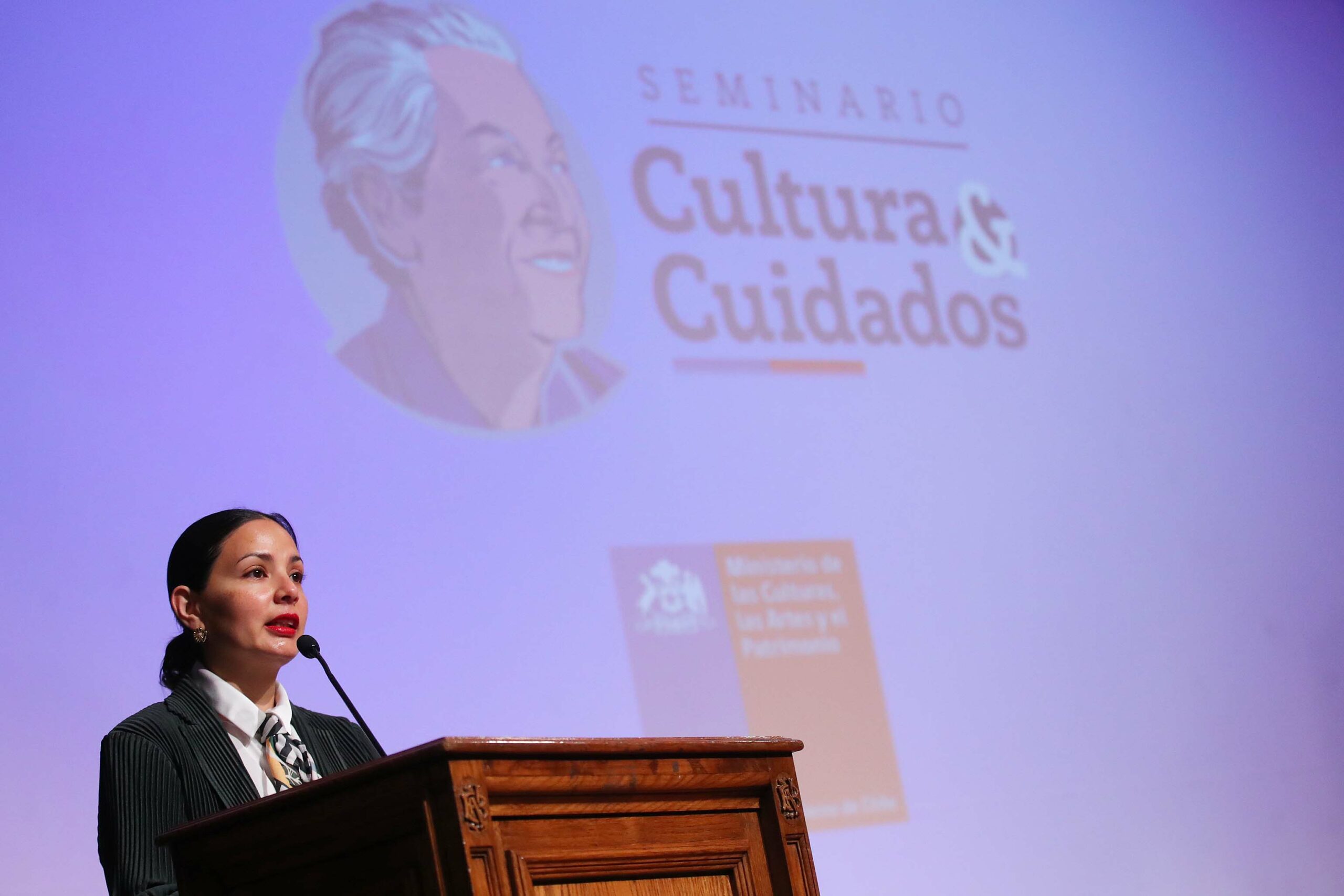 Seminario Cultura y Cuidados abordó el rol de la cultura en el bienestar social