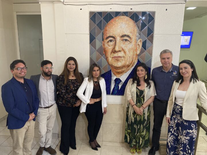 Inauguran mural en homenaje a José Papic en Antofagasta