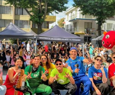 Artistas y oficios creativos llenaron de vida la Diagonal Pedro Aguirre Cerda