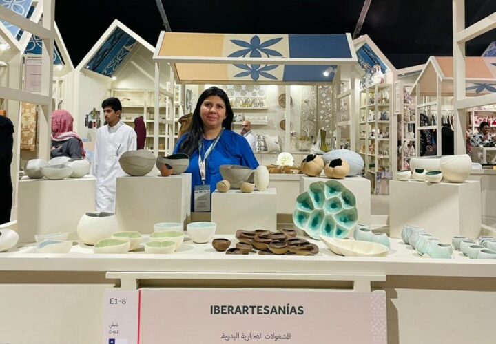 Ceramista de La Araucanía exhibió su trabajo en Arabia Saudita