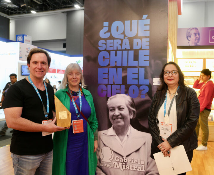 Chile es galardonado con la categoría de oro al mejor stand en FIL Guadalajara 2025