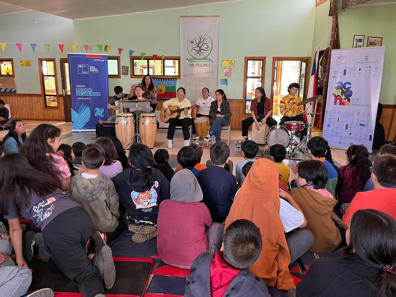 Acciona Los Ríos acercó la música en vivo a escuelas rurales de la costa valdiviana