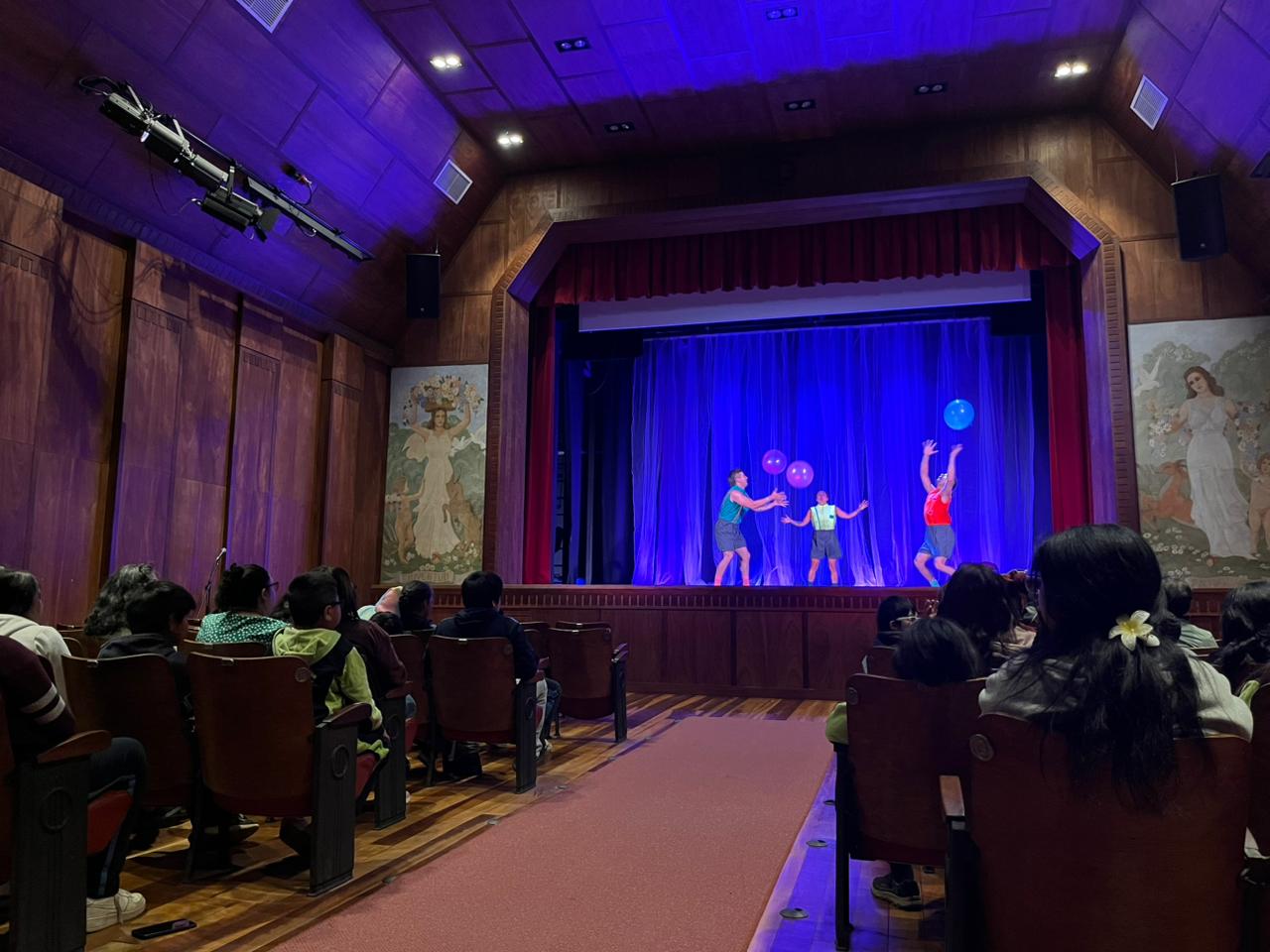 Niñas y niños de escuelas rurales de Lanco cerraron proceso de mediación artística en el Teatro Galia