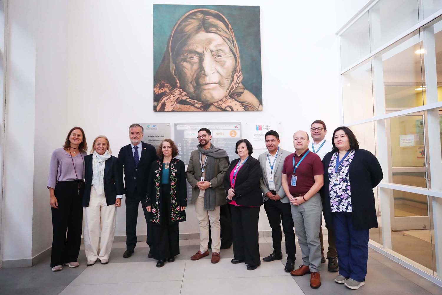 Ministro de las Culturas encabeza ceremonia de donación de obras de Guadalupe Zaldívar al Hospital Provincia Cordillera