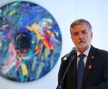 Ministro Francisco Undurraga visitó Instituto Teletón y compartió con niños, niñas y jóvenes en rehabilitación