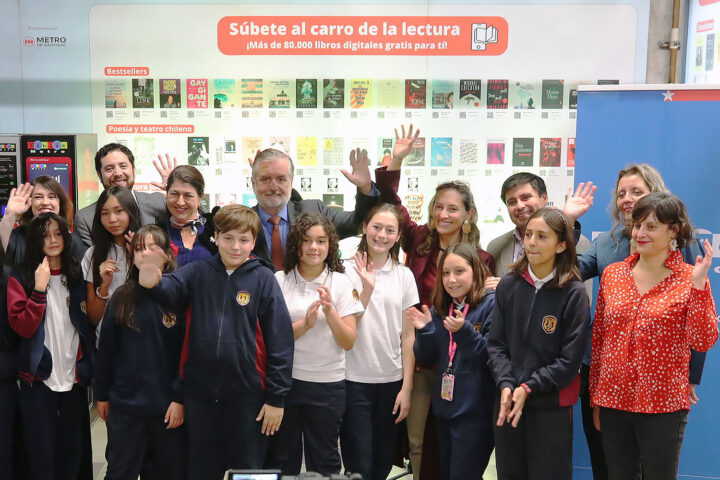Ministerio de las Culturas y Metro de Santiago conmemoran los 30 años de Bibliometro