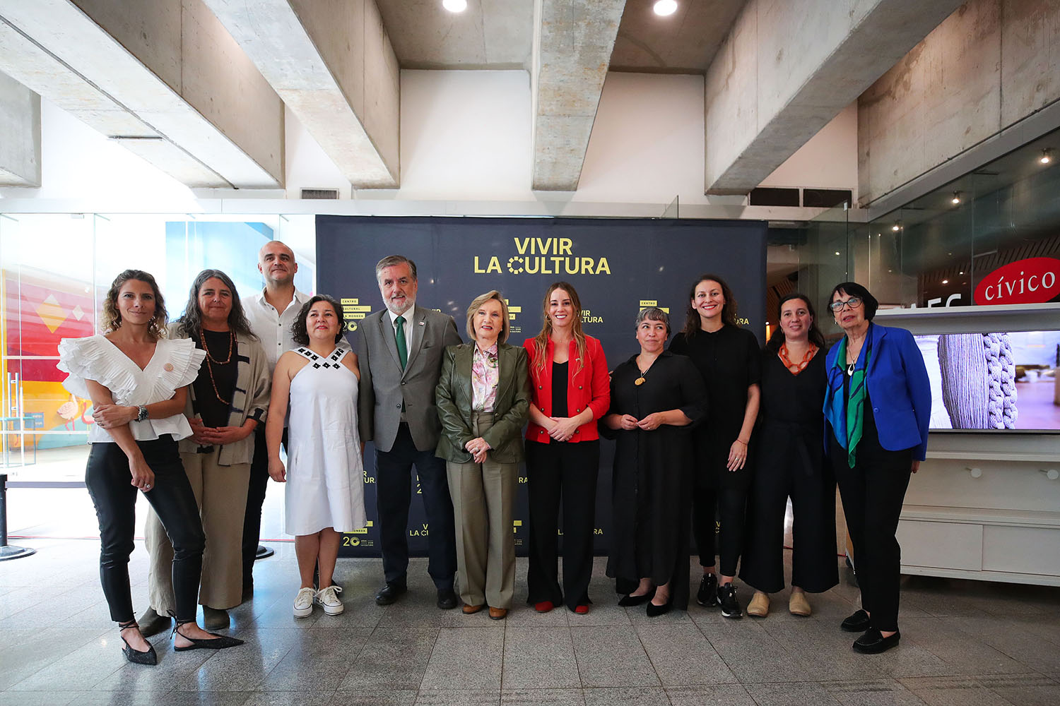 exposición de artesanía reúne las piezas chilenas de la séptima Bienal Révélations