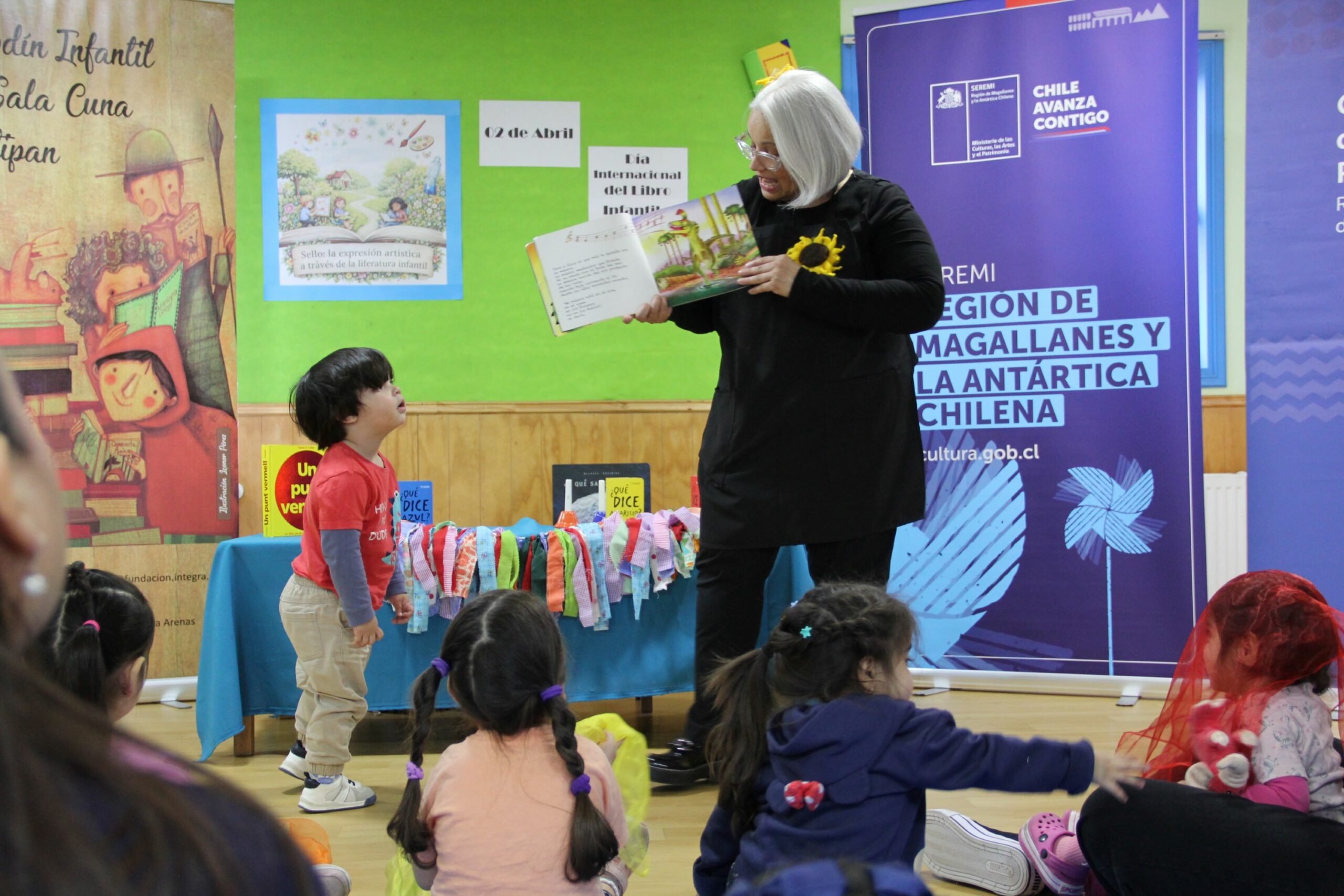 Magallanes inicia el Mes del Libro con emotivo homenaje a la escritora Rosamaría Solar