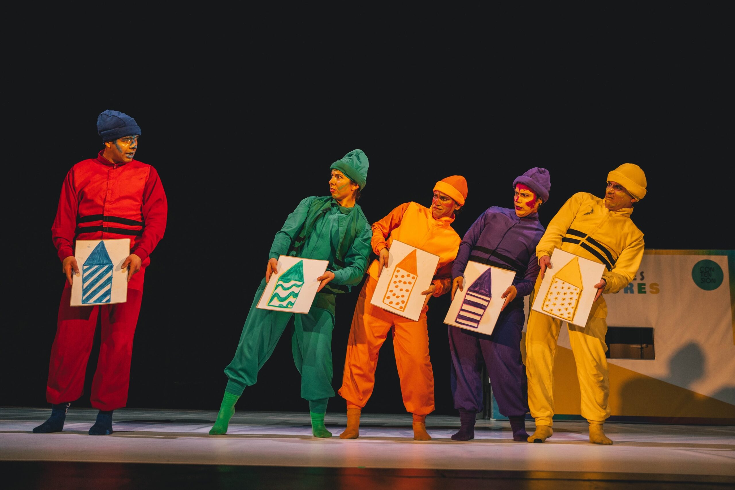 Obra familiar “Rojo: la historia de un crayón” se presentará en la Casa de la Cultura de Yumbel