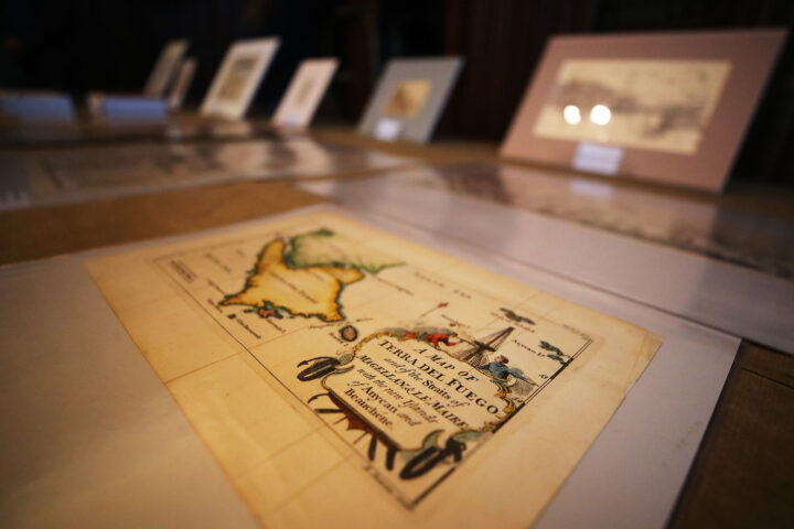 Biblioteca Nacional celebró sus 213 años con la incorporación de una valiosa colección de mapas históricos de Chile y Magallanes