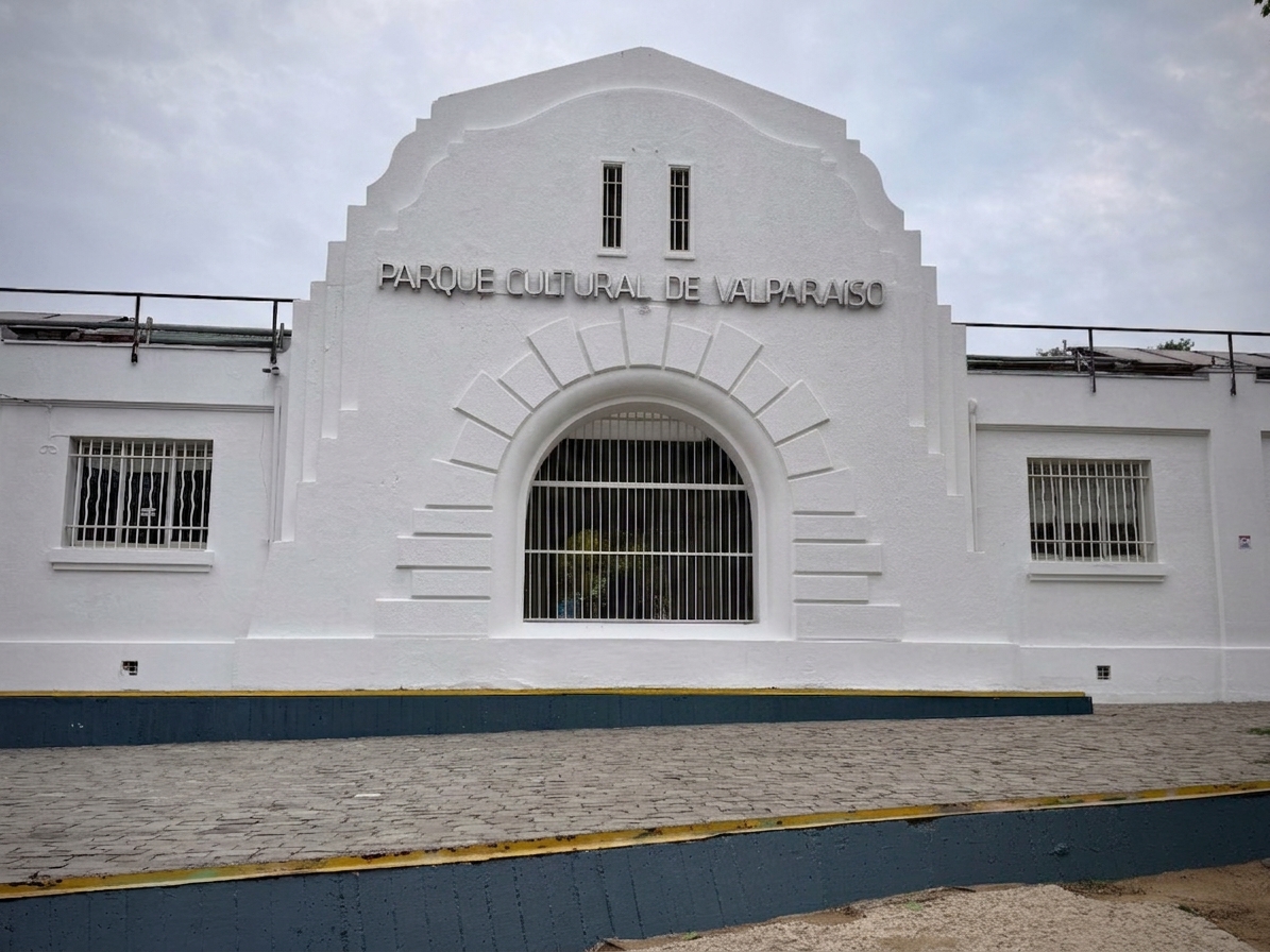 En Valparaíso ponen en valor fachada de un Monumento Nacional
