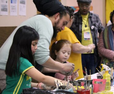 Migrantes hacen comunidad a través del arte en Magallanes