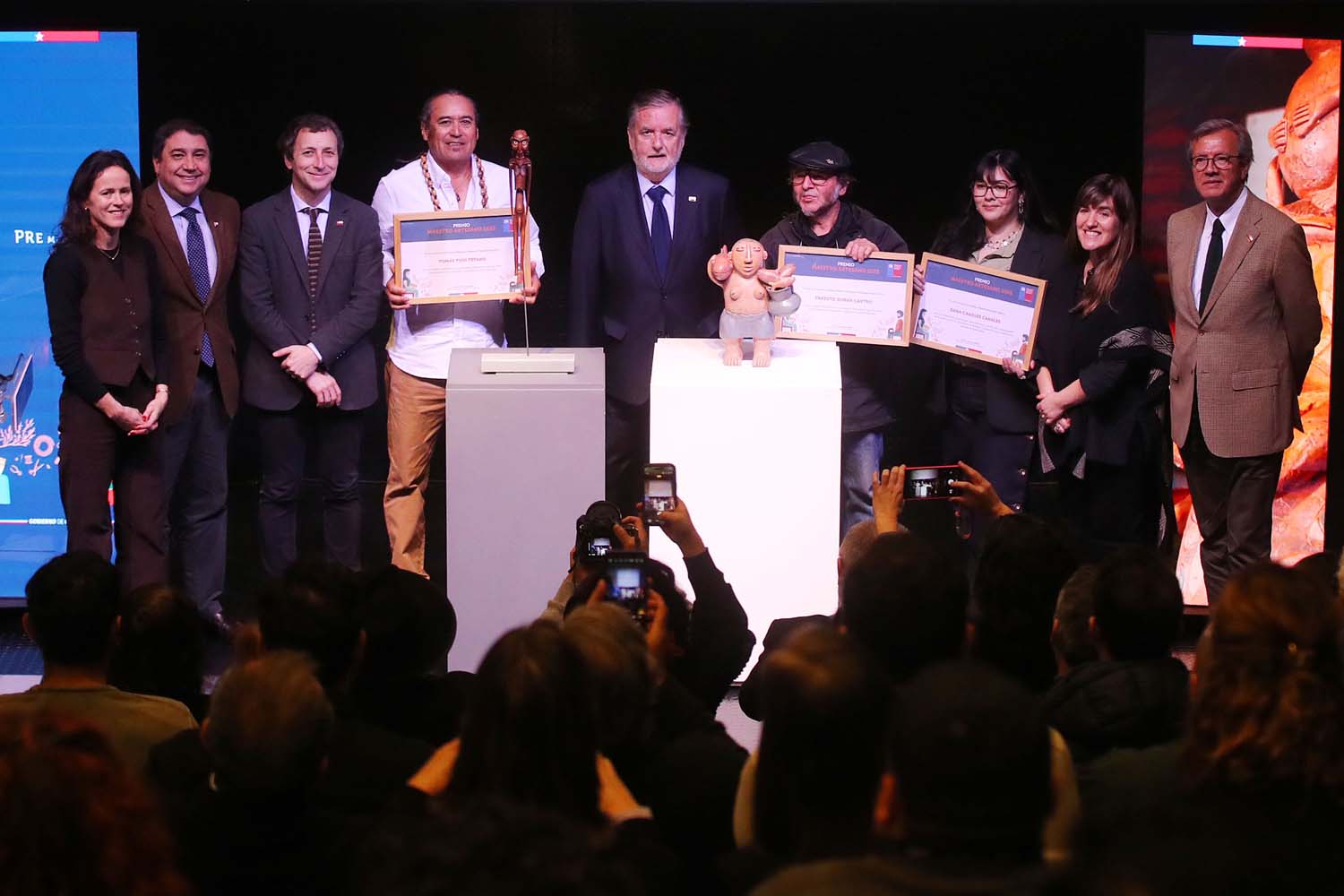 Ministro de las Culturas entrega Premio Maestro Artesano 2025