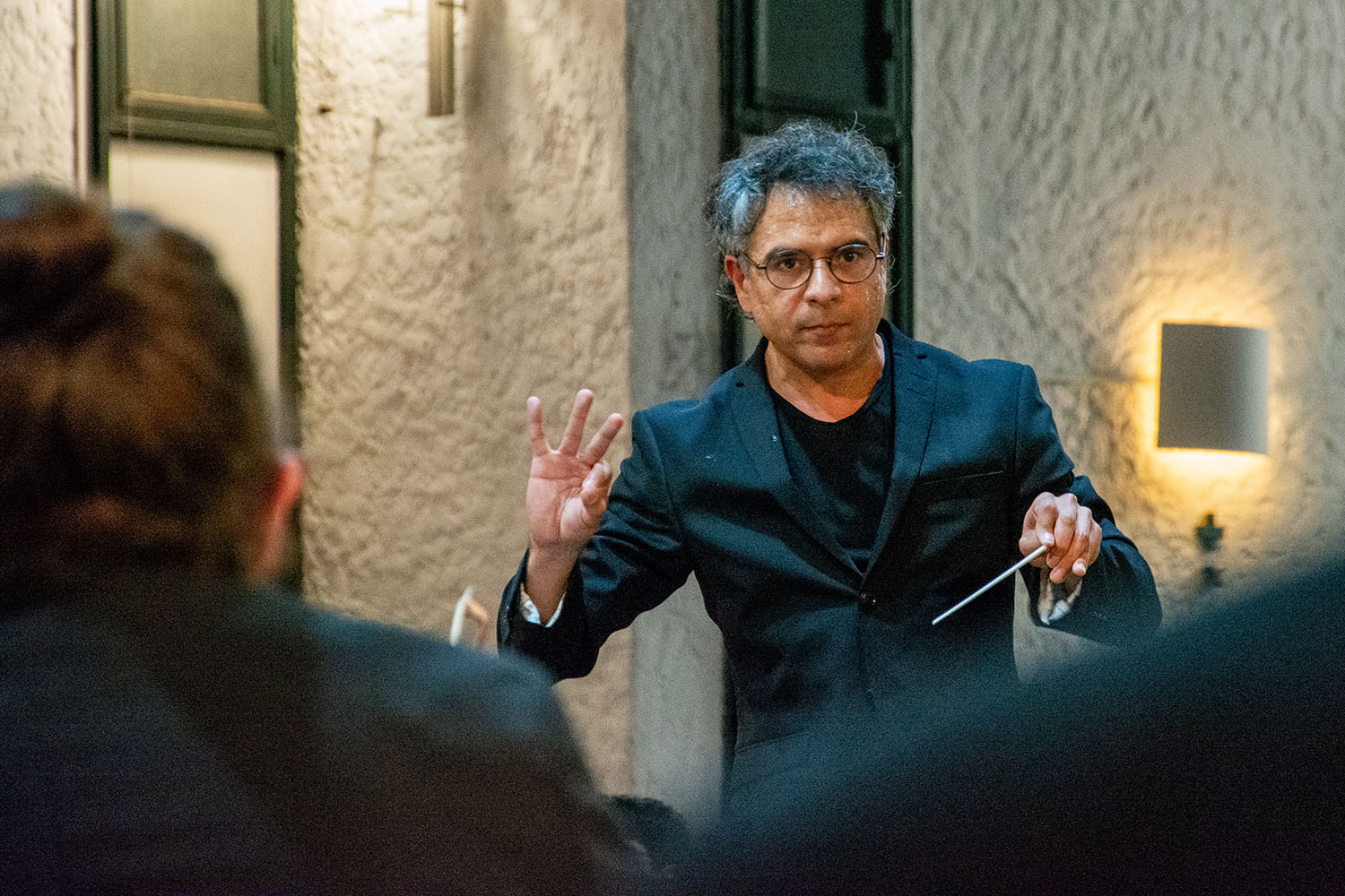 Orquesta de Cámara de Chile anuncia estreno bajo la batuta del director invitado Lautaro Mura