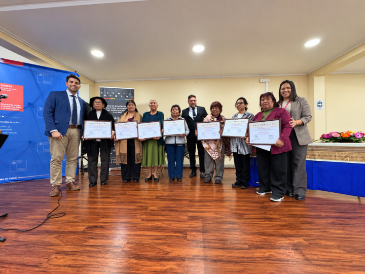 Mujeres de Arica y Parinacota reciben reconocimiento por preservar y transmitir saberes ancestrales