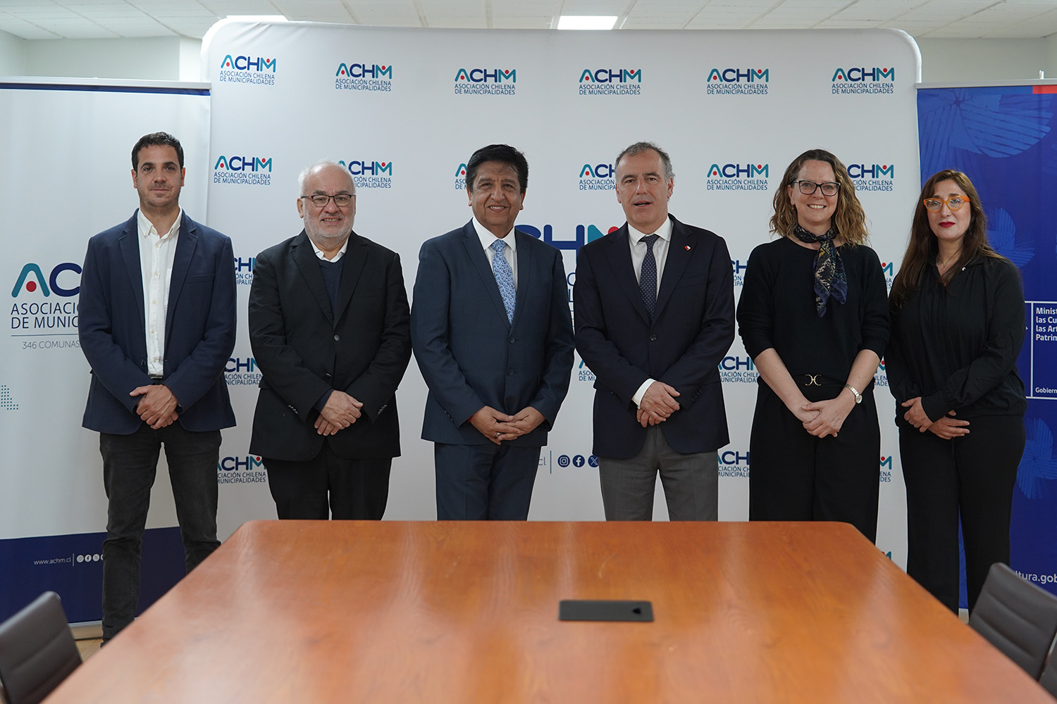 Subsecretaría de las Culturas y las Artes y Asociación Chilena de Municipalidades suscriben convenio