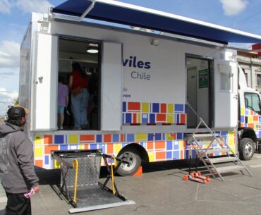 Magallanes estrena moderno Bibliomóvil